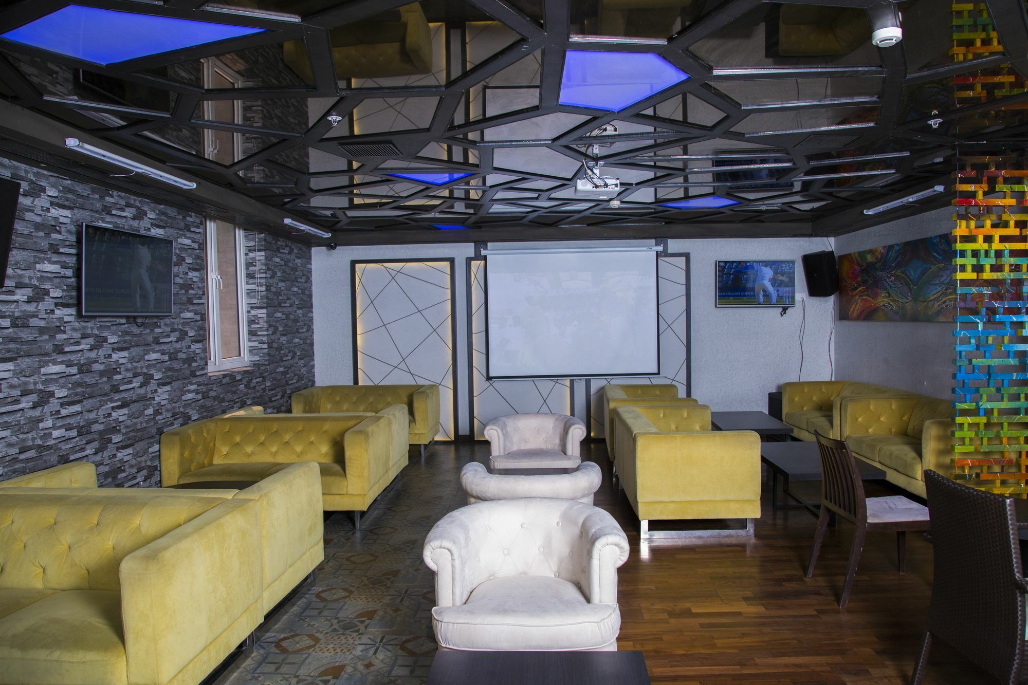 The Centre Point Hotel Chennai Exterior photo