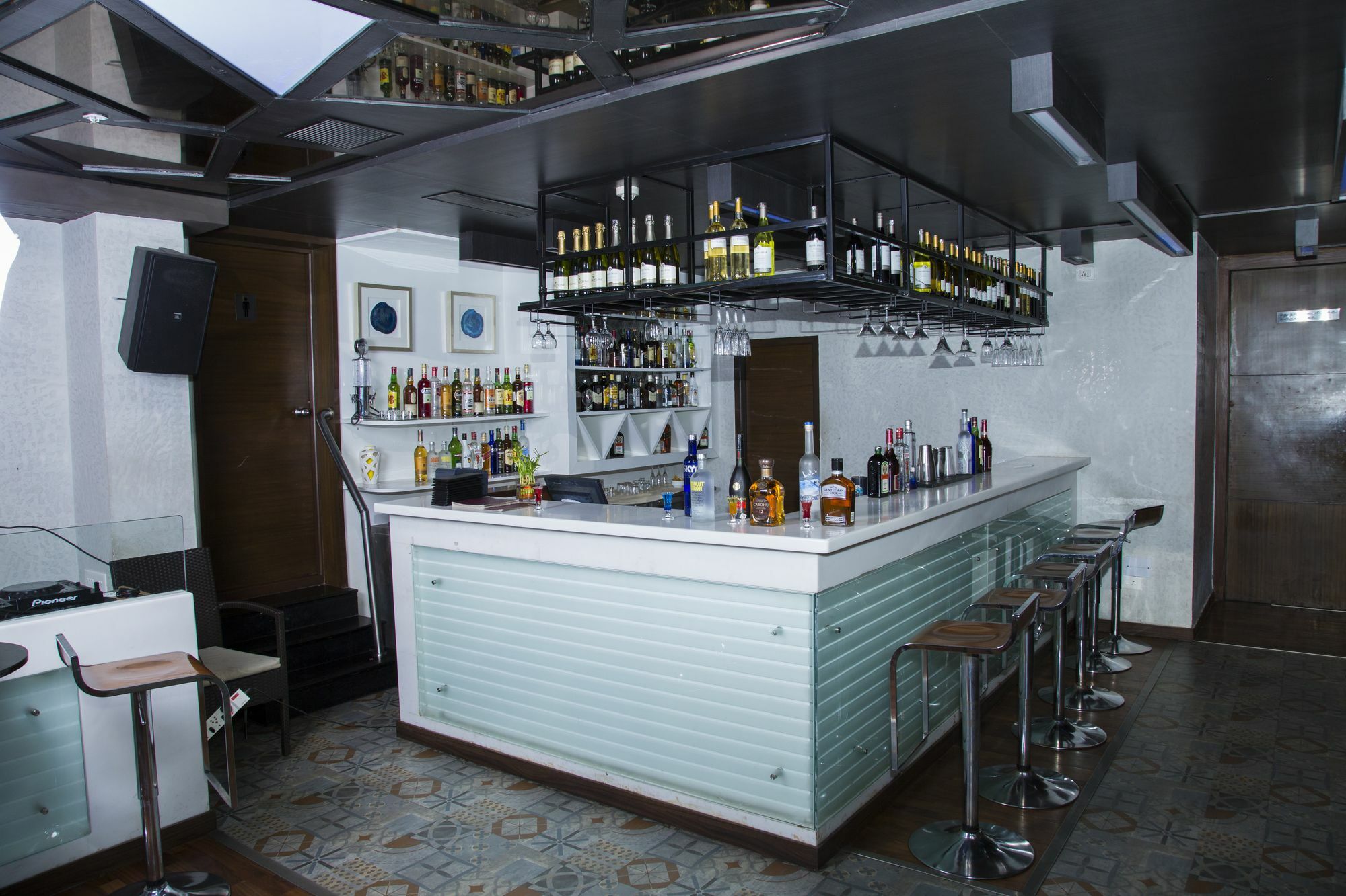 The Centre Point Hotel Chennai Exterior photo